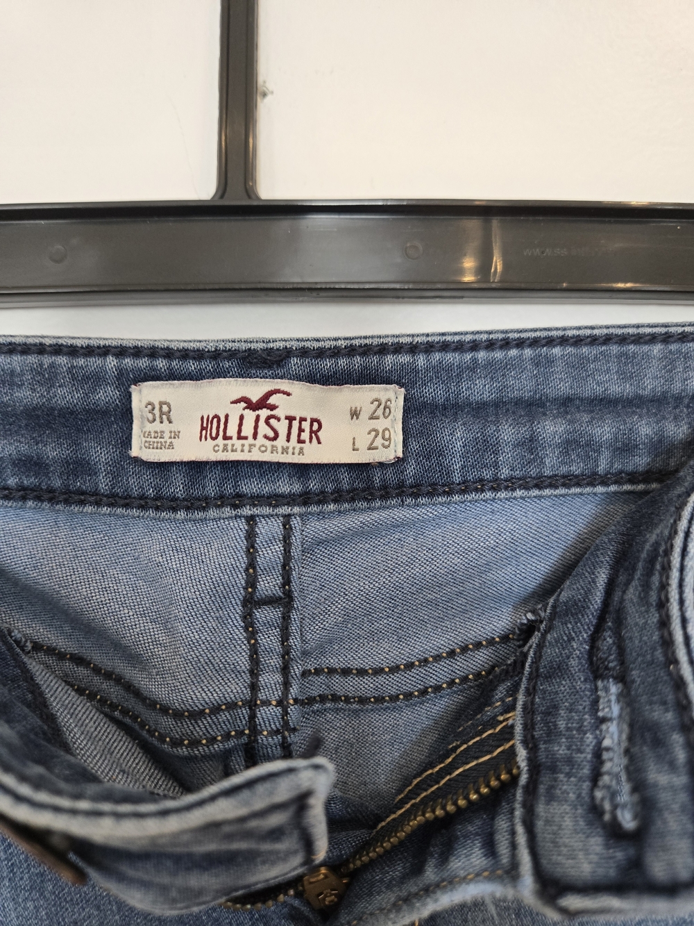 Hollister Women's Skinny Jeans — Medium Blue Wash - Picture 2 of 4